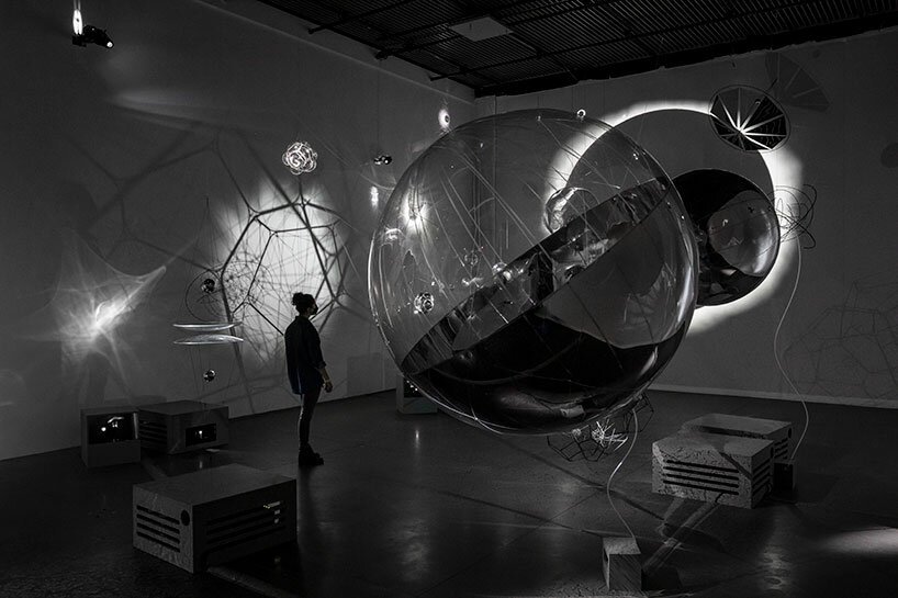 tiktokers 很喜欢 Tomás Saraceno 在纽约的大型蜘蛛网装置 tiktokers 很喜欢 Tomás Saraceno 在纽约的大型蜘蛛网装置