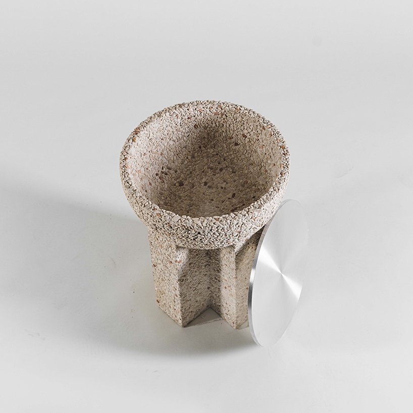 VAUST 工作室的骨料混凝土和原铝模板室内雕塑系列