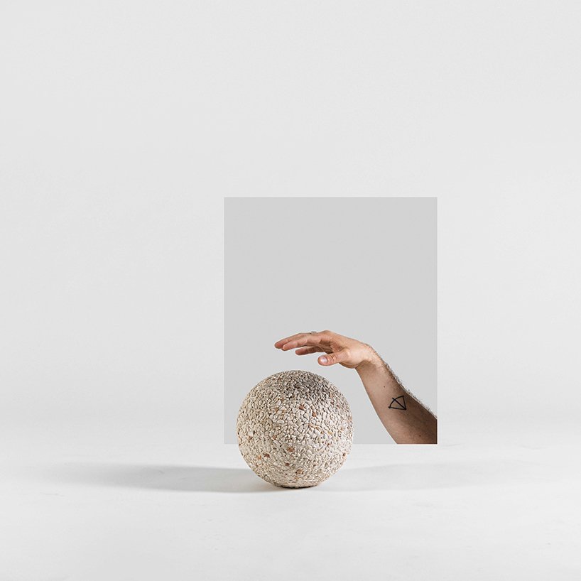 VAUST 工作室的骨料混凝土和原铝模板室内雕塑系列