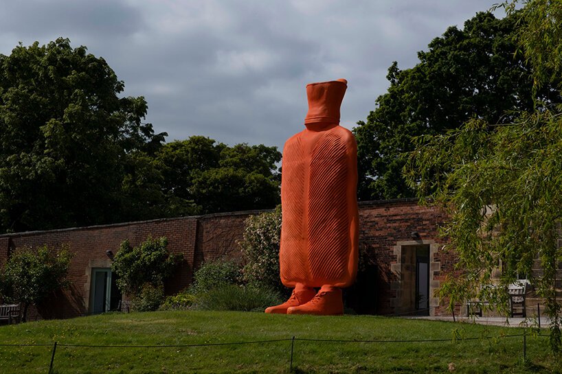 “真相的陷阱”：埃尔文·沃姆令人费解的展览在约克郡雕塑公园开幕