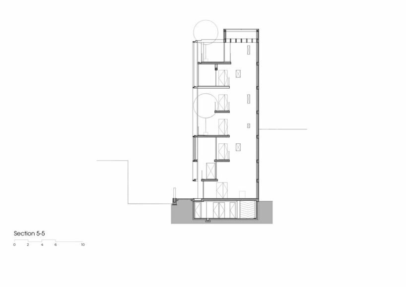 热带空间包围了这个“高级办公室”,其立面是多孔砖百叶窗 热带空间包围了这个“高级办公室”,其立面是多孔砖百叶窗