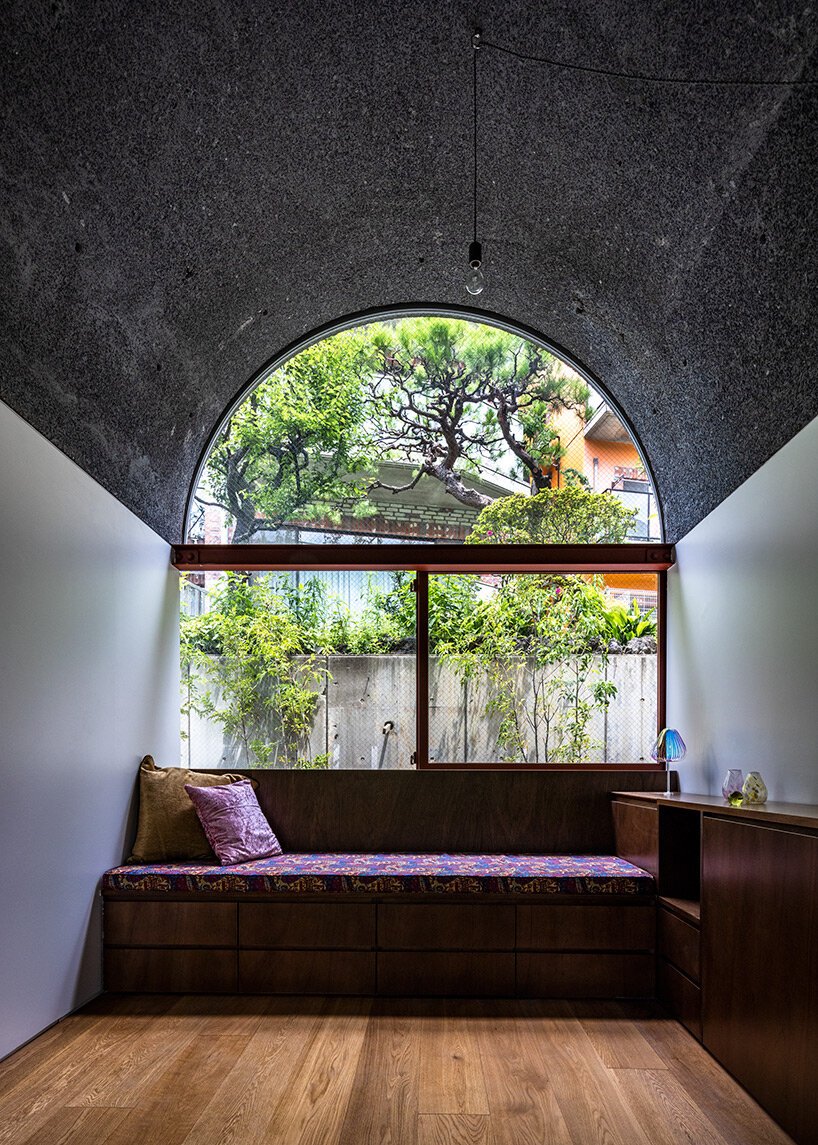 kiyoaki Takeda 位于东京的“鹤冈”住宅与自然融为一体,欢迎人类和野生动物 kiyoaki Takeda 位于东京的“鹤冈”住宅与自然融为一体,欢迎人类和野生动物