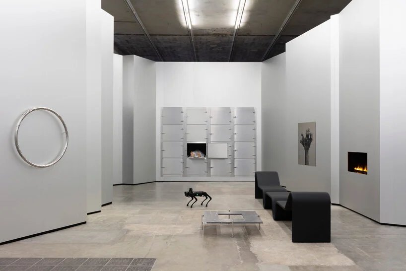 无用的尸体？Elmgreen & Dragset 展览在米兰普拉达基金会开幕