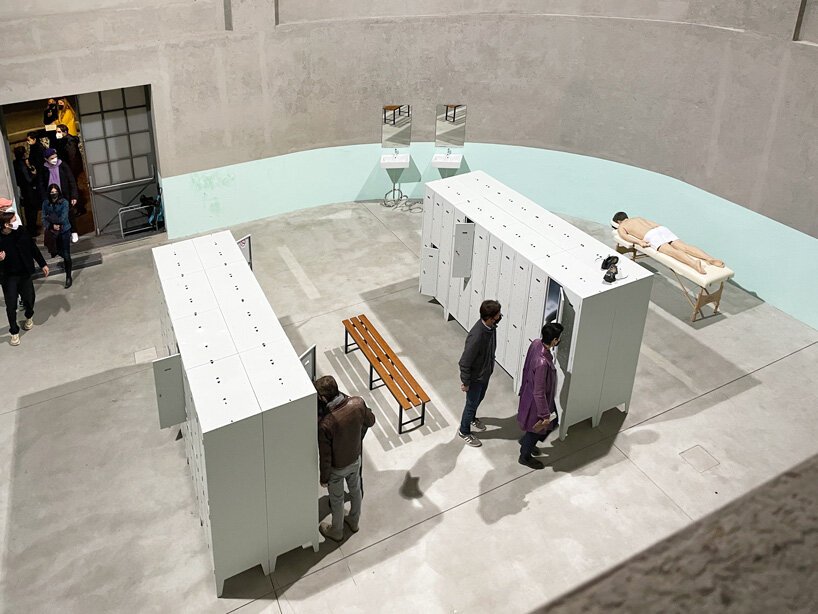 无用的尸体？Elmgreen & Dragset 展览在米兰普拉达基金会开幕