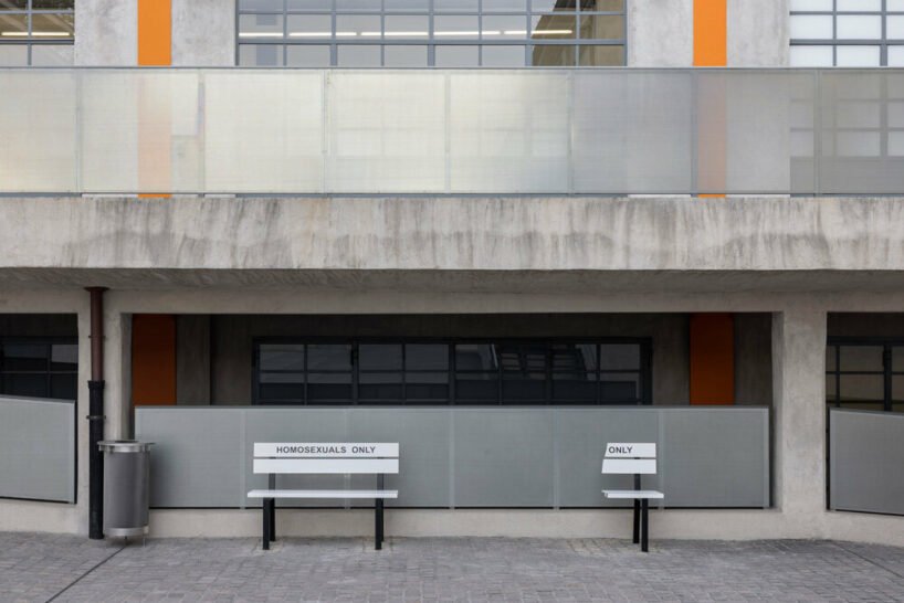 无用的尸体？Elmgreen & Dragset 展览在米兰普拉达基金会开幕