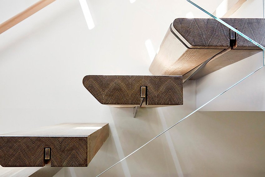 SKOLNICK 将纽约市一栋 1830 年代的联排别墅改造成光线充足的“垂直阁楼”