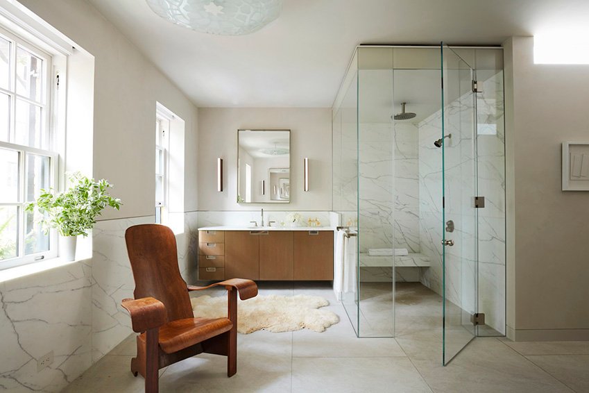 SKOLNICK 将纽约市一栋 1830 年代的联排别墅改造成光线充足的“垂直阁楼”