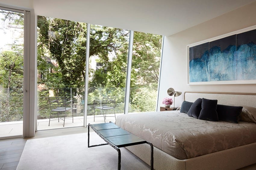 SKOLNICK 将纽约市一栋 1830 年代的联排别墅改造成光线充足的“垂直阁楼”