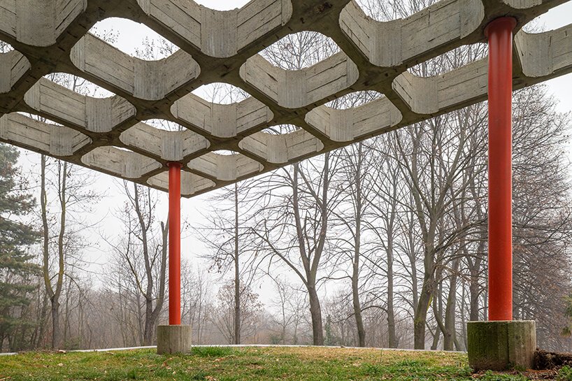 roberto conte 的最新照片系列捕捉了意大利都灵引人注目的“villa gontero”