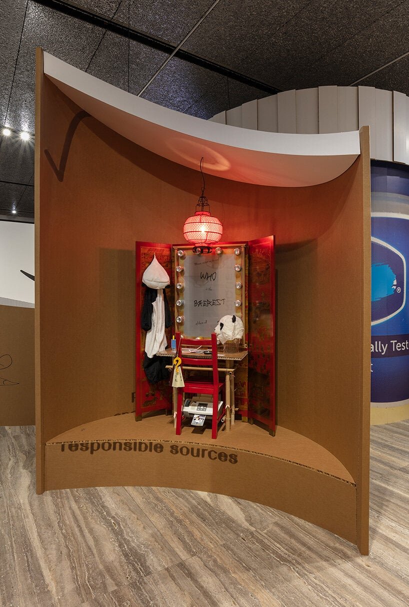 simon fujiwara 在米兰普拉达基金会展示 who the bær