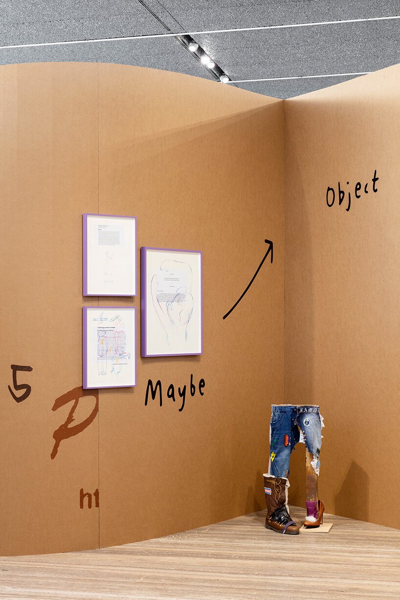 simon fujiwara 在米兰普拉达基金会展示 who the bær