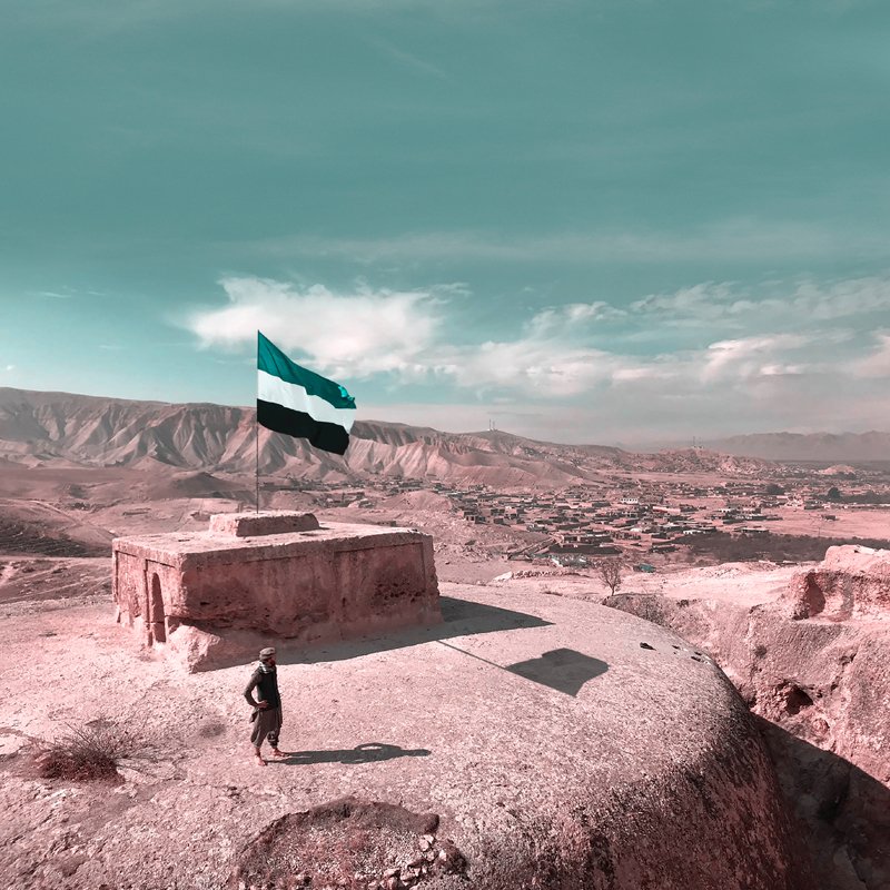 穆罕默德·哈桑·福鲁赞法尔高举抵抗旗帜，希望阿富汗获得自由