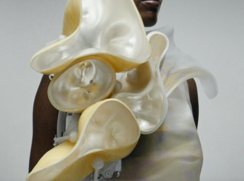 ying gao 的新型脉动机器人服装模拟虚拟服装的效果 ying gao 的新型脉动机器人服装模拟虚拟服装的效果