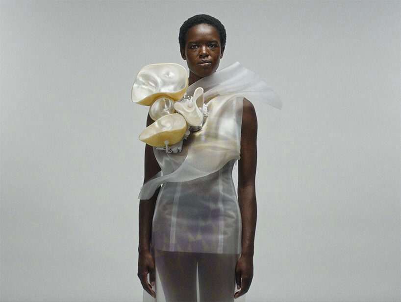 ying gao 的新型脉动机器人服装模拟虚拟服装的效果 ying gao 的新型脉动机器人服装模拟虚拟服装的效果