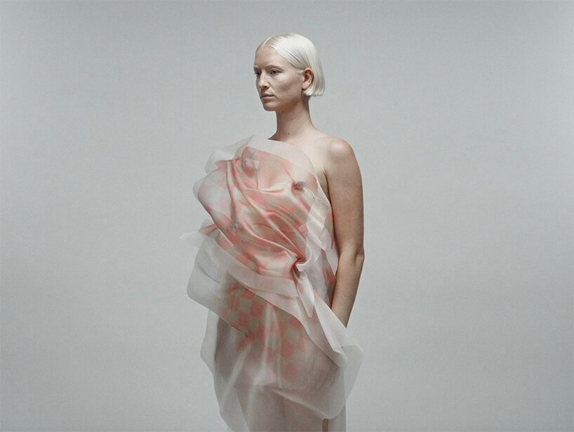 ying gao 的新型脉动机器人服装模拟虚拟服装的效果 ying gao 的新型脉动机器人服装模拟虚拟服装的效果