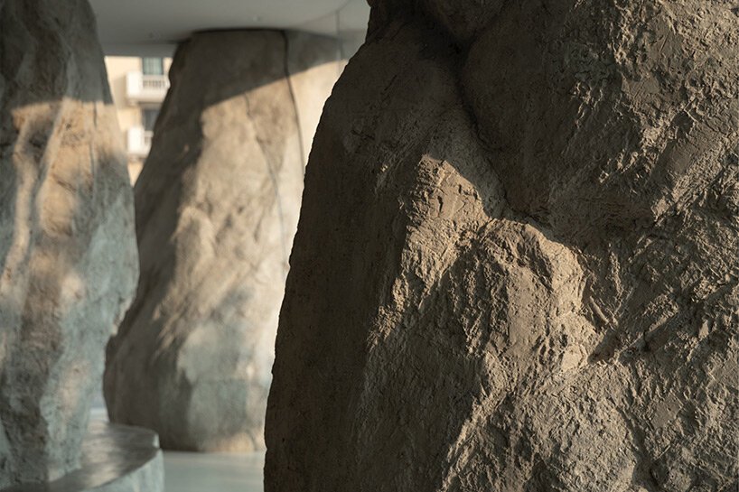 蓝色的。建筑工作室将自然融入佐莱主义甜点咖啡馆,中国 蓝色的。建筑工作室将自然融入佐莱主义甜点咖啡馆,中国