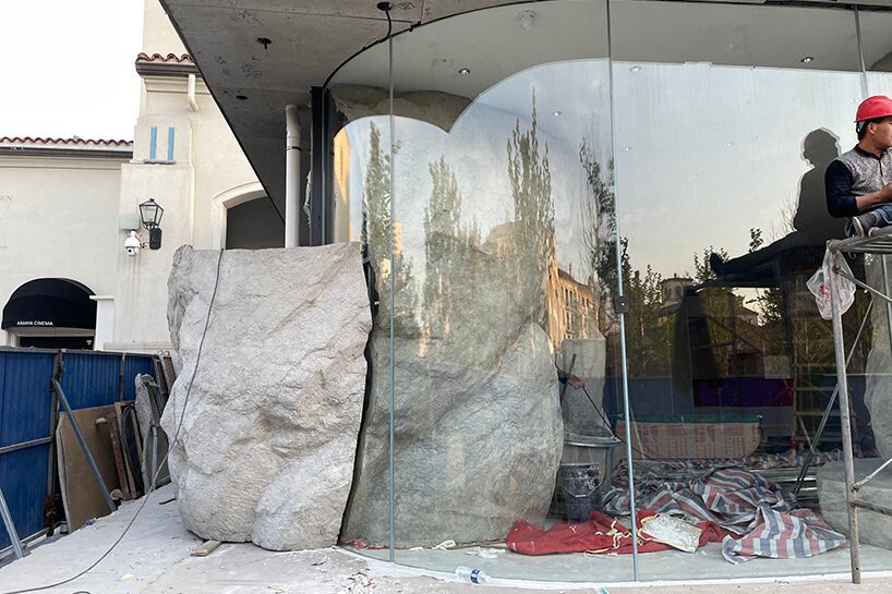 蓝色的。建筑工作室将自然融入佐莱主义甜点咖啡馆,中国 蓝色的。建筑工作室将自然融入佐莱主义甜点咖啡馆,中国