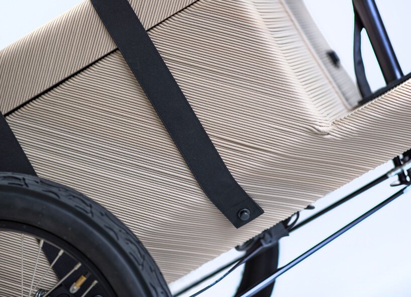 ZUV 是一款电动三轮车，其底盘由再生塑料制成 3D 打印