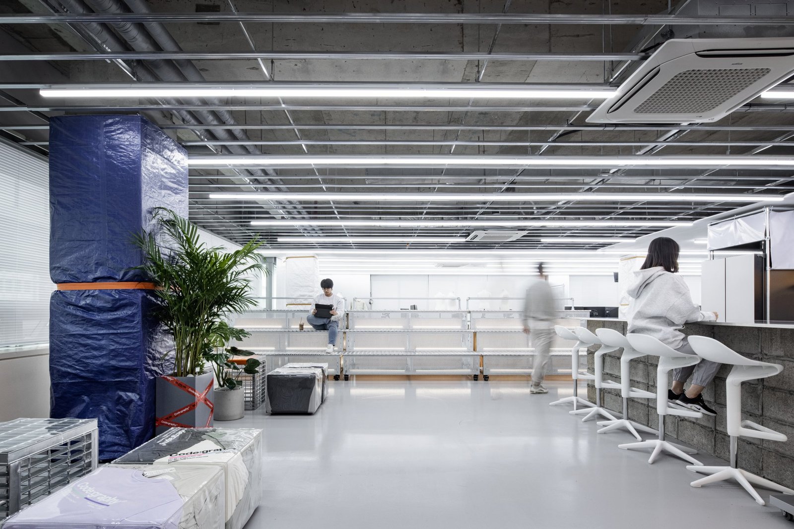 混凝土工程办公室 - 焕发出独特的街头氛围