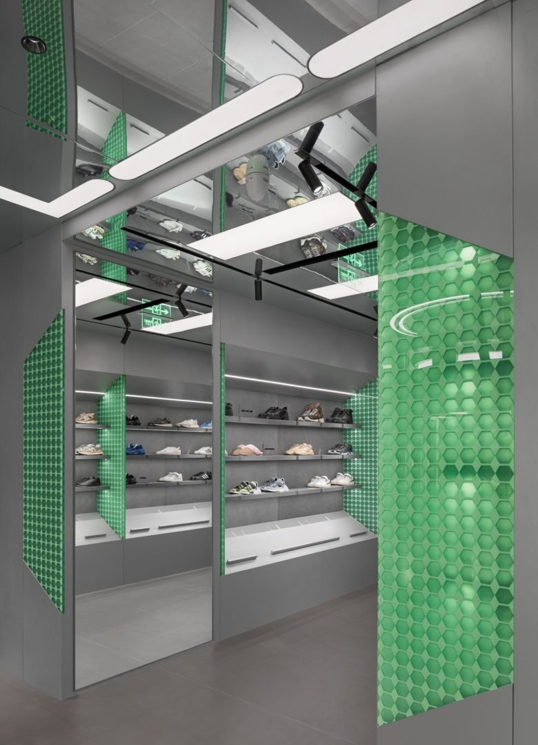 ALL DESIGN STUDIO 设计的“未来实验室”鞋店