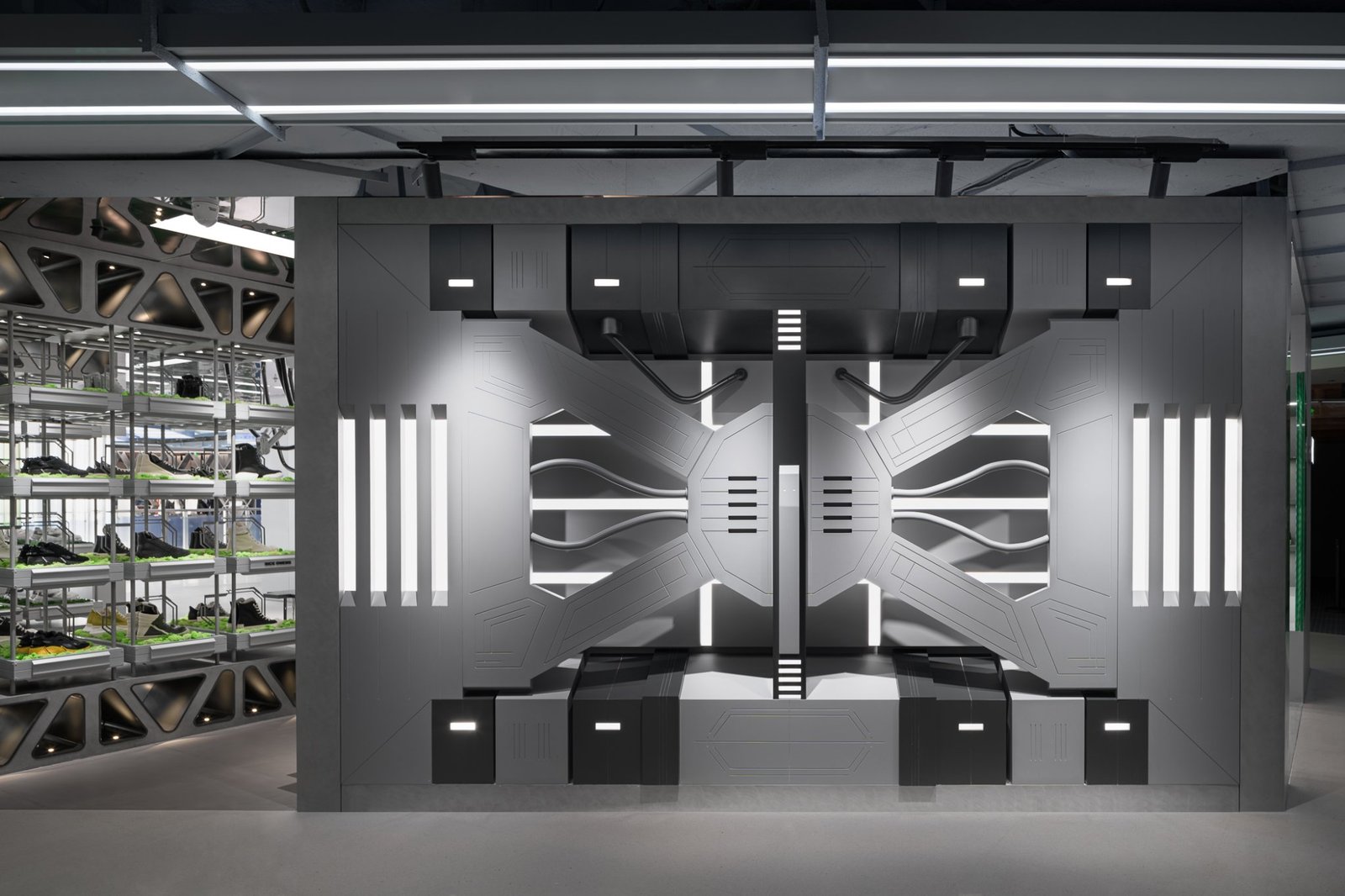 ALL DESIGN STUDIO 设计的“未来实验室”鞋店