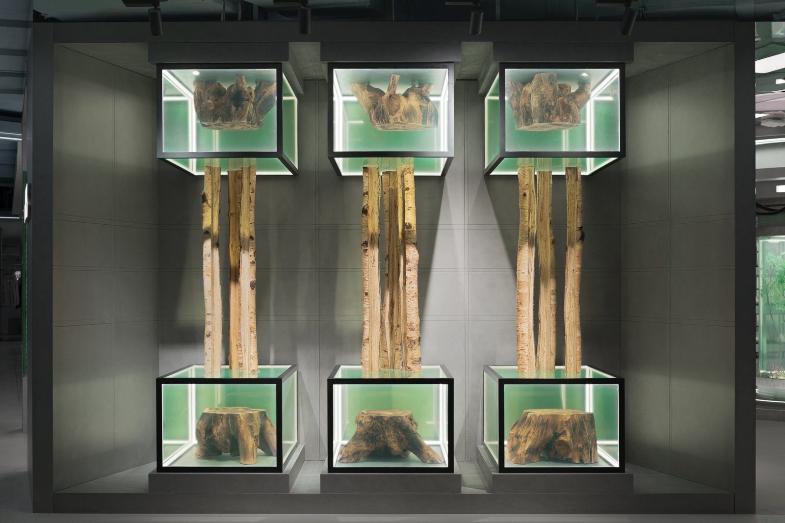 ALL DESIGN STUDIO 设计的“未来实验室”鞋店