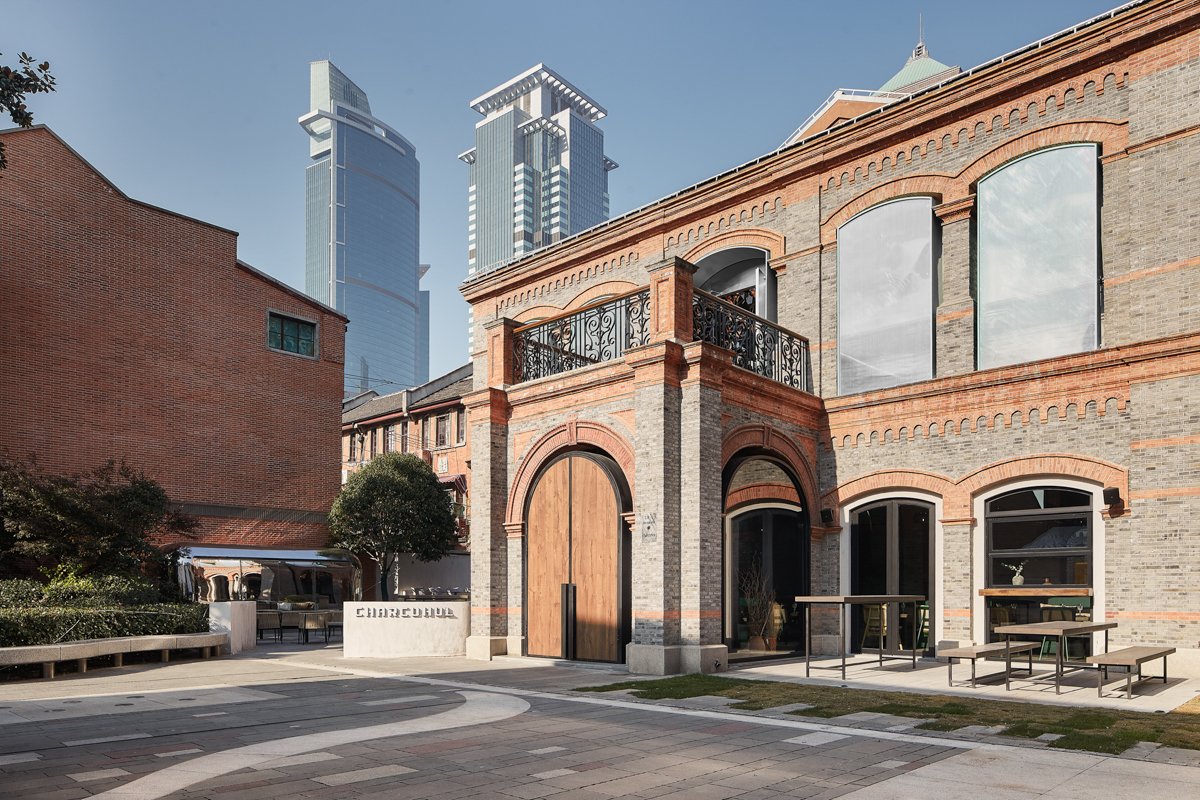 STUDIO8 设计的 CHARCOHOL 餐厅和鸡尾酒吧