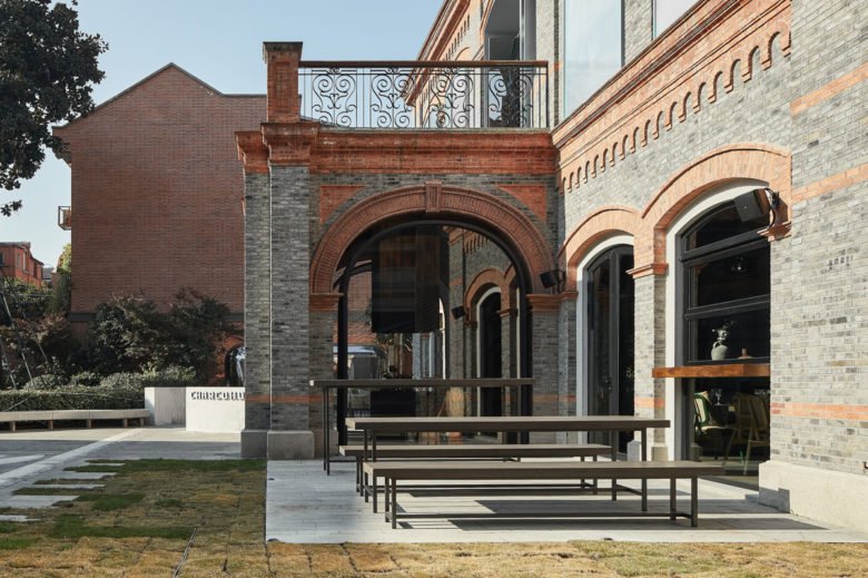 STUDIO8 设计的 CHARCOHOL 餐厅和鸡尾酒吧