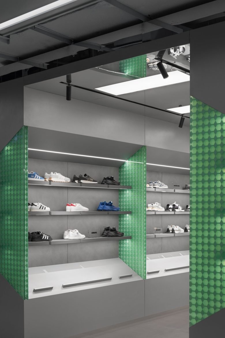 ALL DESIGN STUDIO 设计的“未来实验室”鞋店