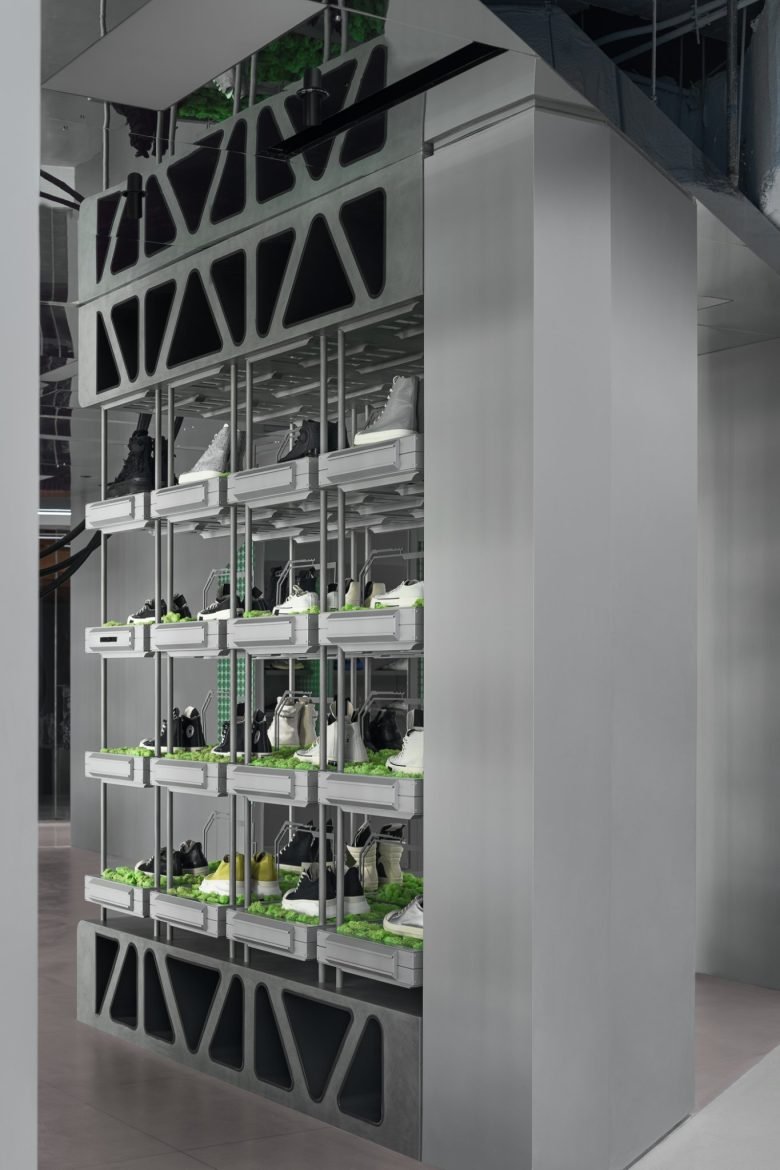 ALL DESIGN STUDIO 设计的“未来实验室”鞋店