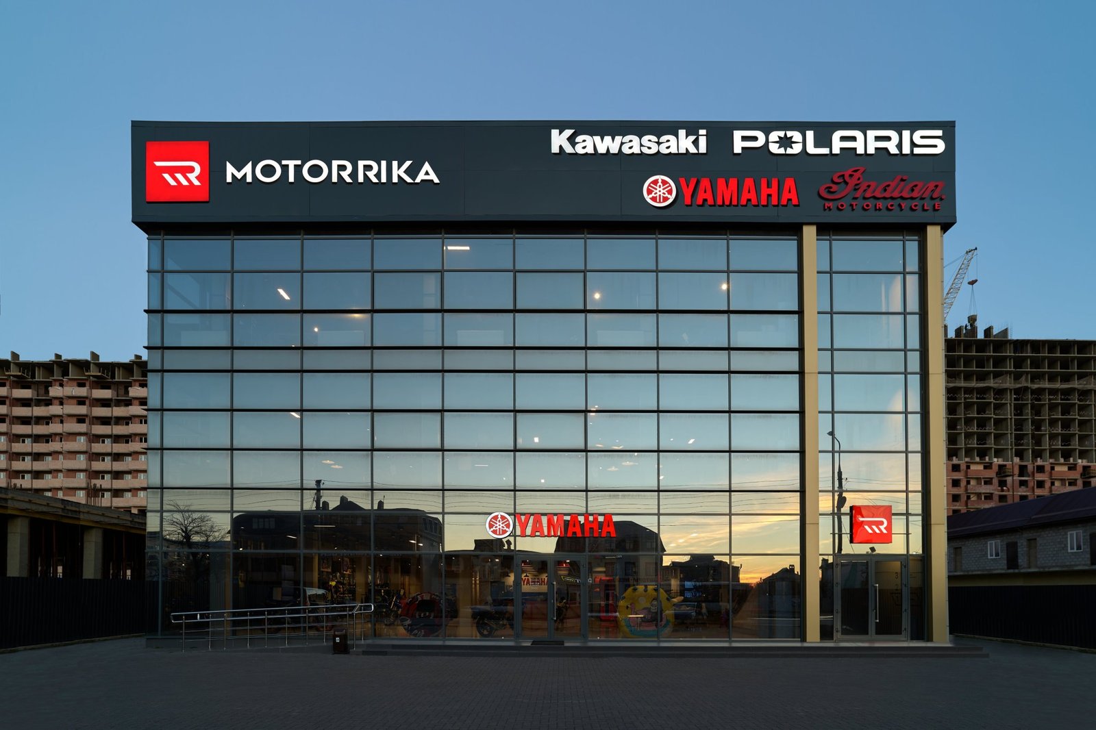 Motorrika 摩托车服装及配件店，由 Bad Reputation 设计