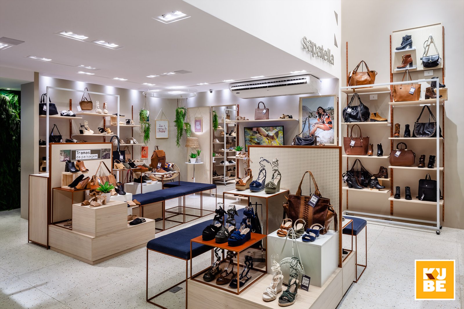 Sapatella 商店,由 Kube Arquitetura 设计,里约热内卢 – 巴西 Sapatella 商店,由 Kube Arquitetura 设计,里约热内卢 – 巴西