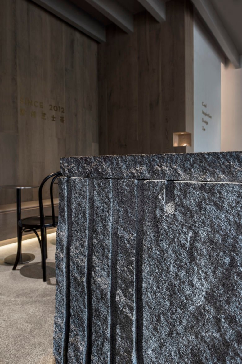 喜茶位于南宁万象城 by BloomDesign