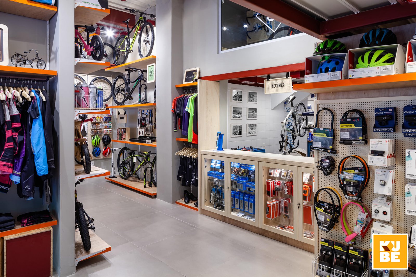 Kube Arquitetura 设计的特别冒险自行车店，里约热内卢 – 巴西