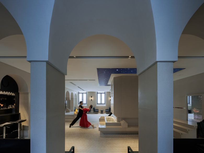 Wutopia Lab 房间里的广场