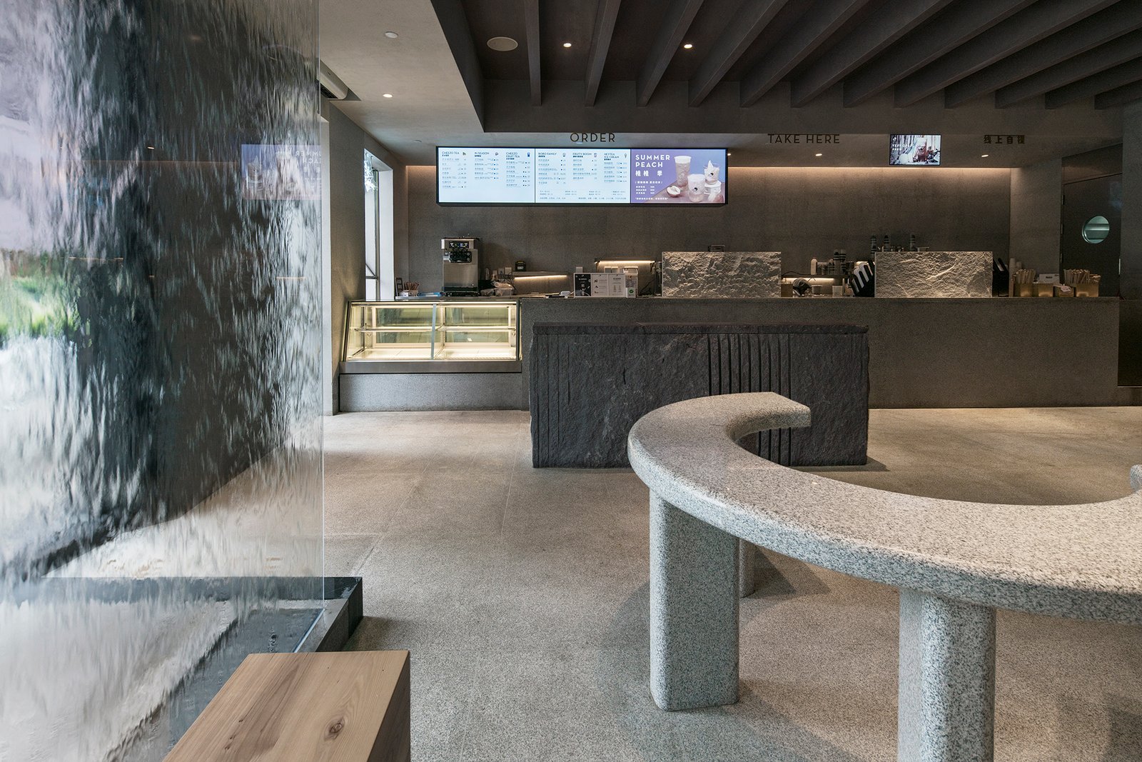 喜茶位于南宁万象城 by BloomDesign