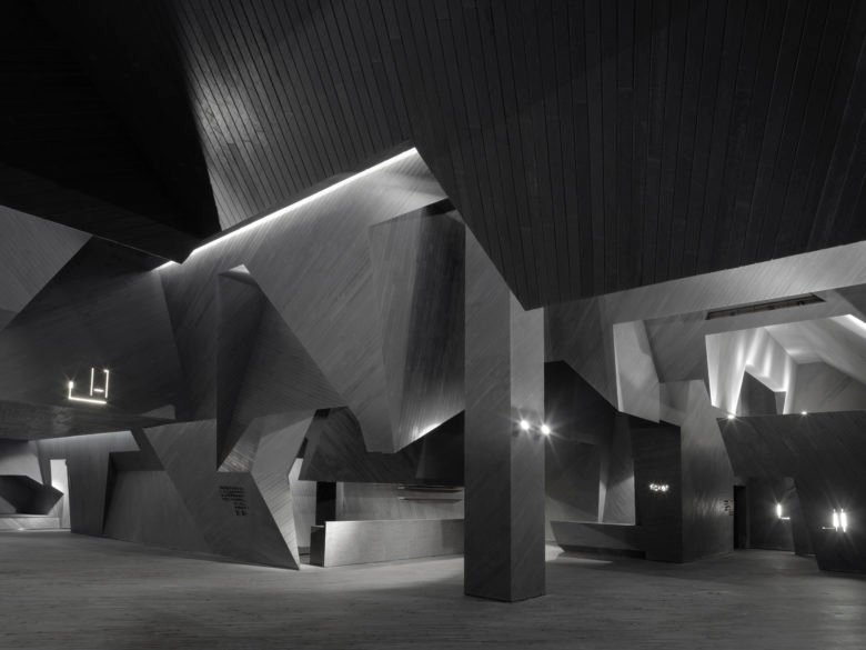 湖北长江电影集团 – 维嘉银尚国际影城 D – MALL