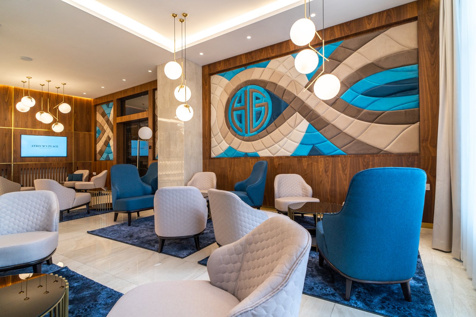 一家酒店成为城市镜子的故事