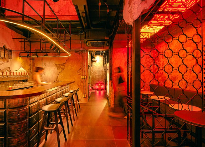 TAI SOO​​N BAR 由 Taste Space 设计，泰国曼谷