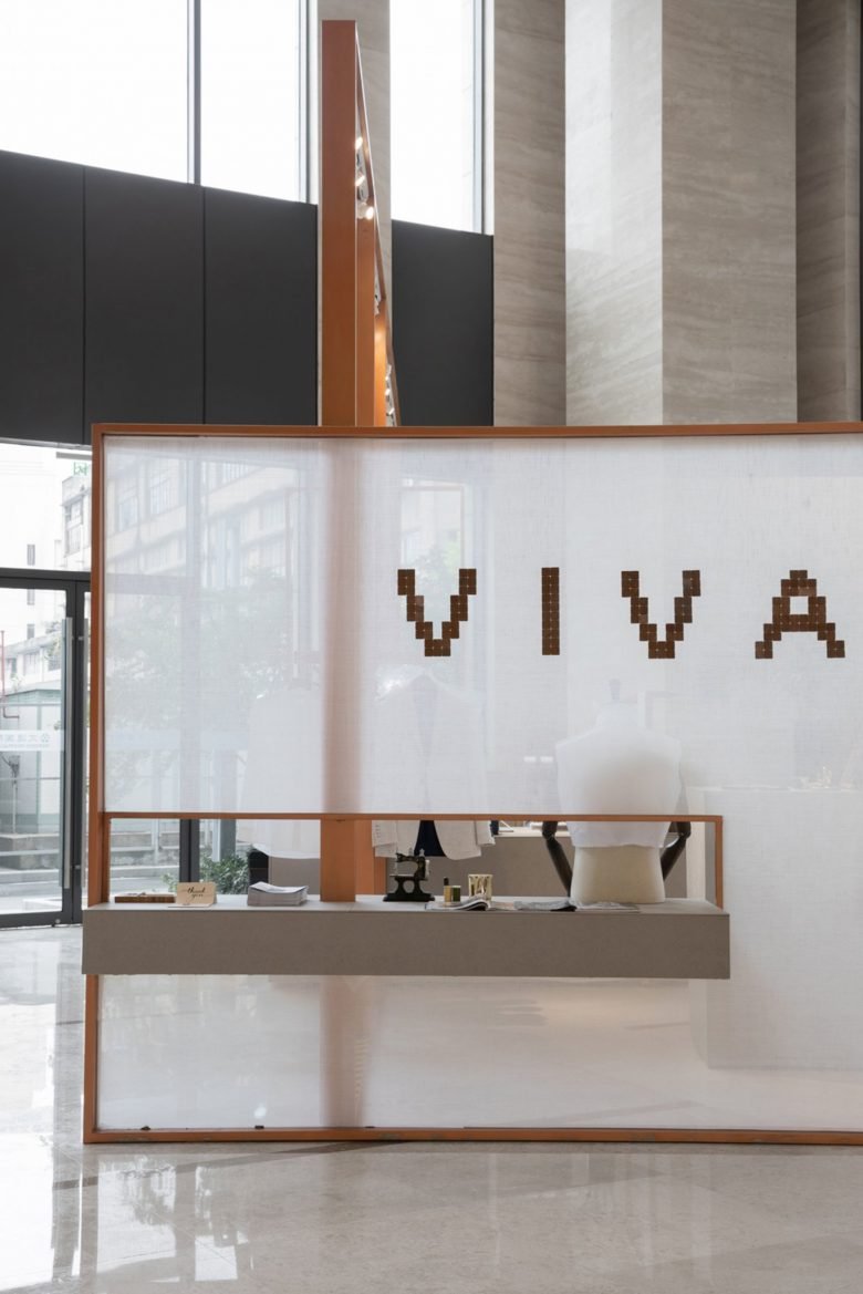 材质对比 x 极简精神 – Vivamens 展厅 by SHARK&SHARK