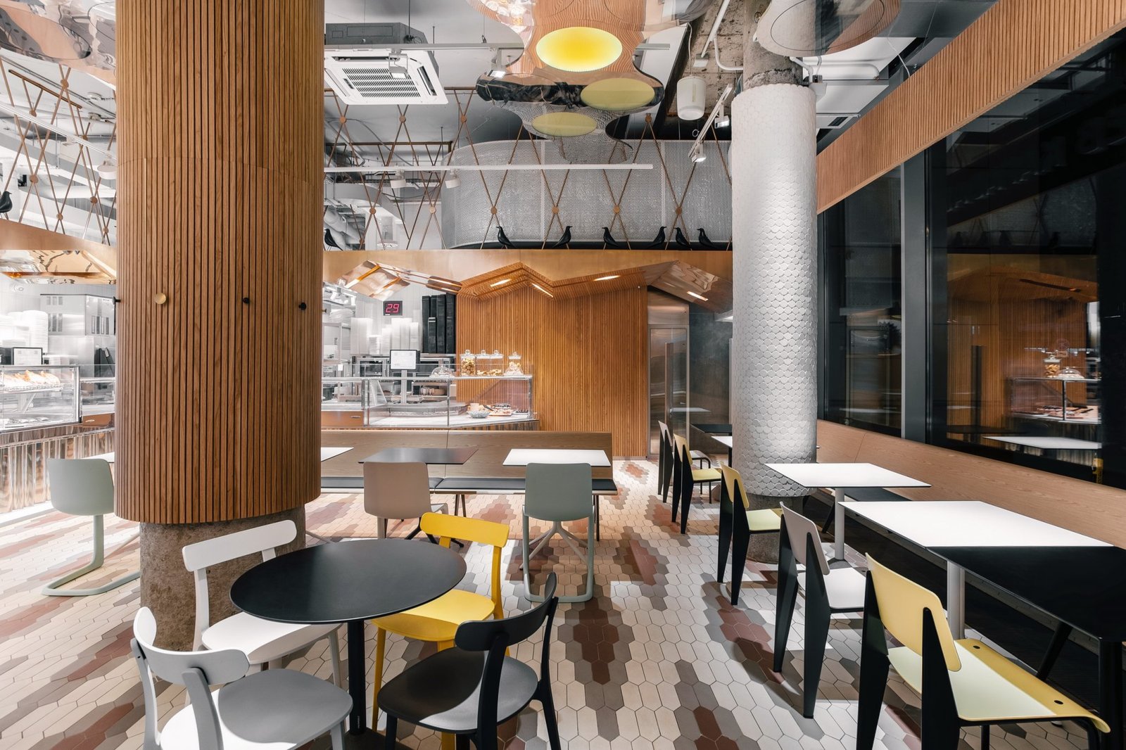 卡拉瓦维兄弟 4，索科尔尼基