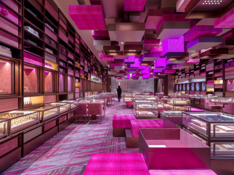 周大福珠宝集团 – 周大福形点店