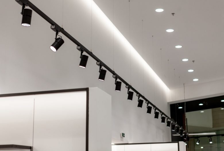 Avenue Mall 的 BSB 商店，由 Kordas Architects 设计