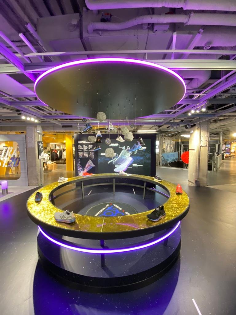 阿迪达斯 UltraBoost 20 如何通过反重力品牌体验征服世界 阿迪达斯 UltraBoost 20 如何通过反重力品牌体验征服世界