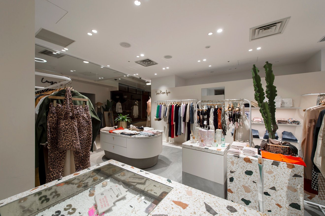 Sea Room lynn Osaka EST 由 Log.design 设计，大阪 – 日本