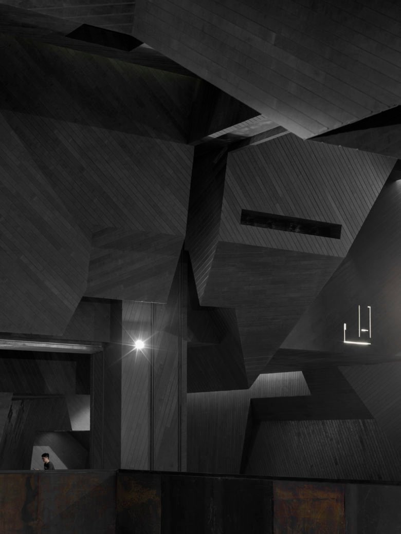 湖北长江电影集团 – 维嘉银尚国际影城 D – MALL