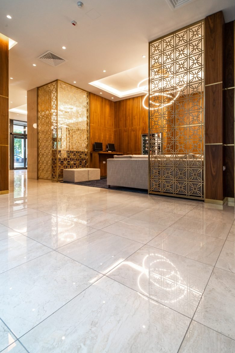 一家酒店成为城市镜子的故事