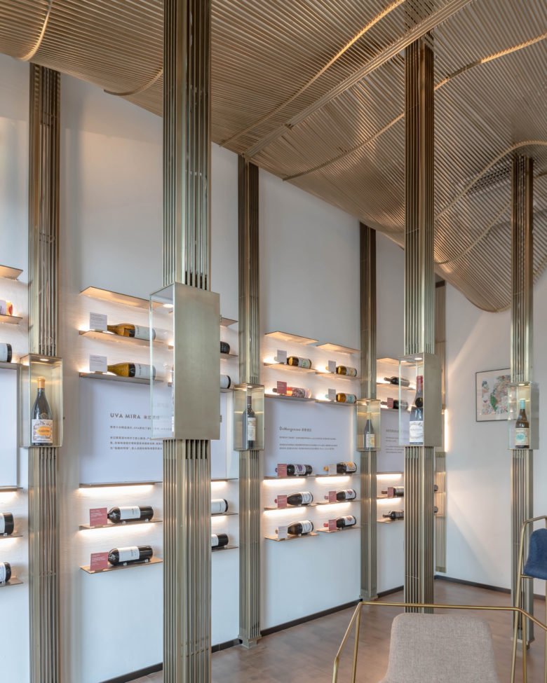 在海浪下起舞 — AFRiCONIC Boutique Bistro of Red Wine, Atelier Tree