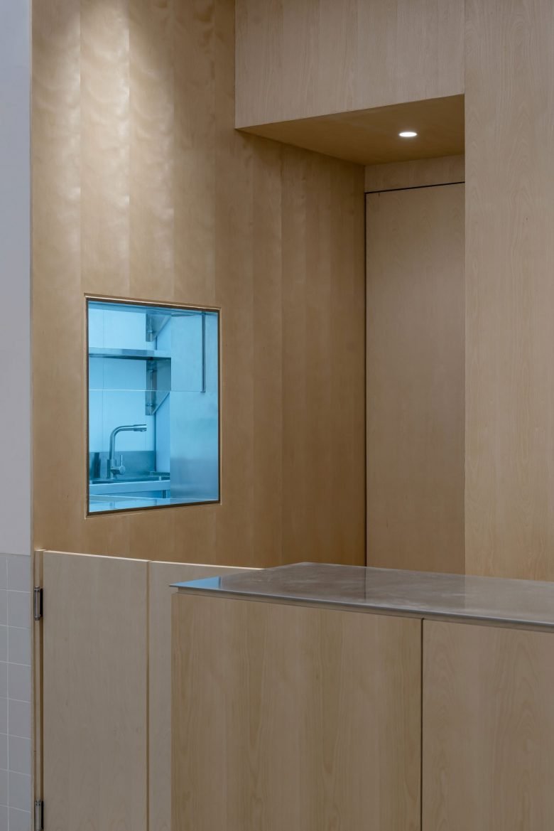 Ufotable Cafe 由 Non Studio Design & Research 设计 Ufotable Cafe 由 Non Studio Design & Research 设计