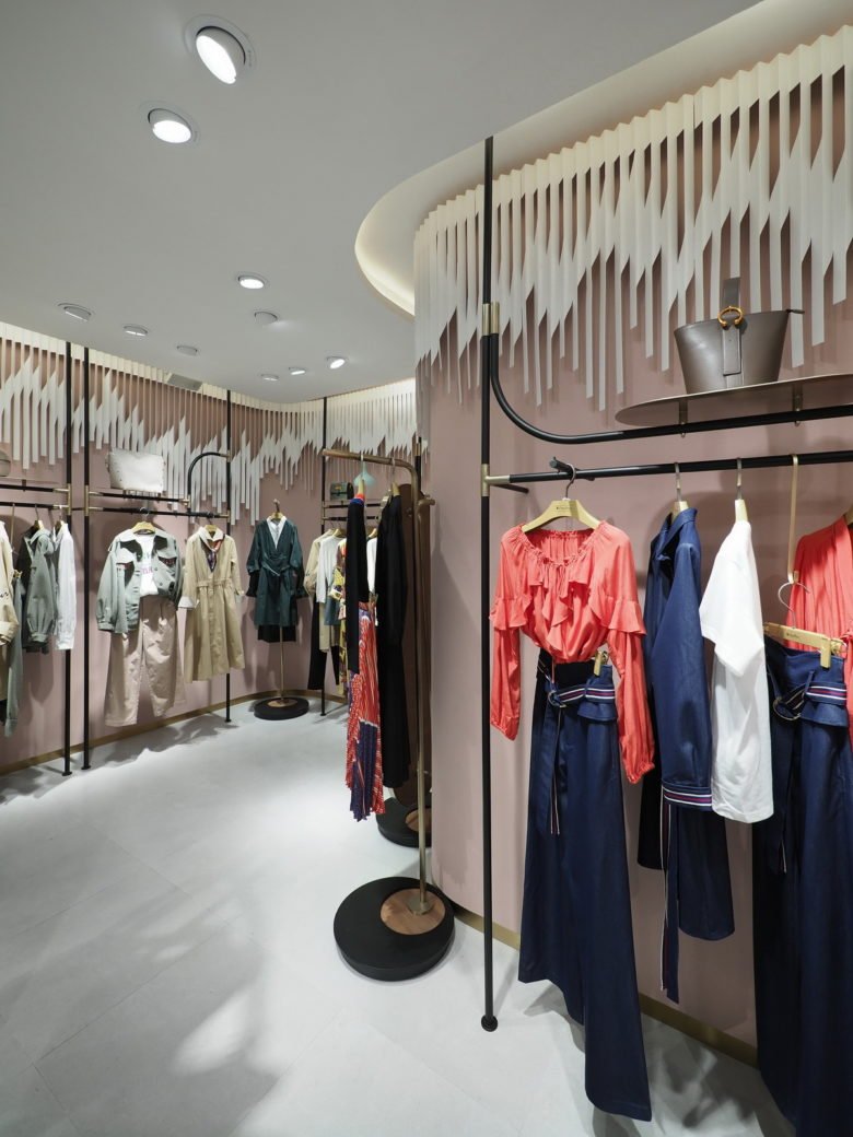 杭州潮水时装店